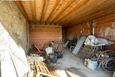 In località Meledo di Sarego, proponiamo in vendita ultima soluzione a schiera d'angolo di nuova costruzione, attualmente allo stato grezzo, situat...